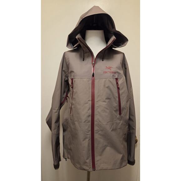 Arc'teryx Beta AR GoreTex Pro Women's Hiking Waterproof Jacket Brown Khaki Sz L - Picture 1 of 16